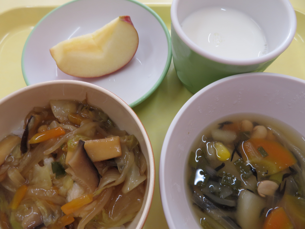 中華丼

大豆とひじきのスープ

りんご

牛乳