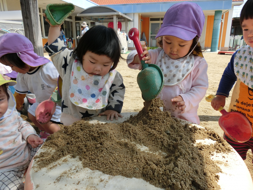 よお〜し!!つくるぞ〜!!
せ〜の!!ポンっ!!あれ〜❓