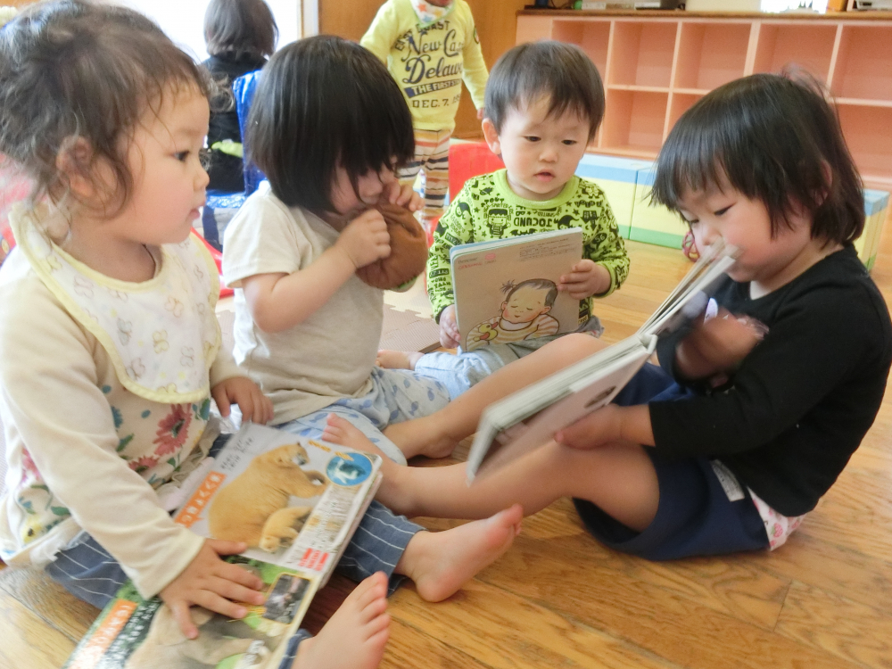 絵本のよみきかちぇ♪(*^^)o∀*∀o(^^*)♪~めでたし・・めでたし・・