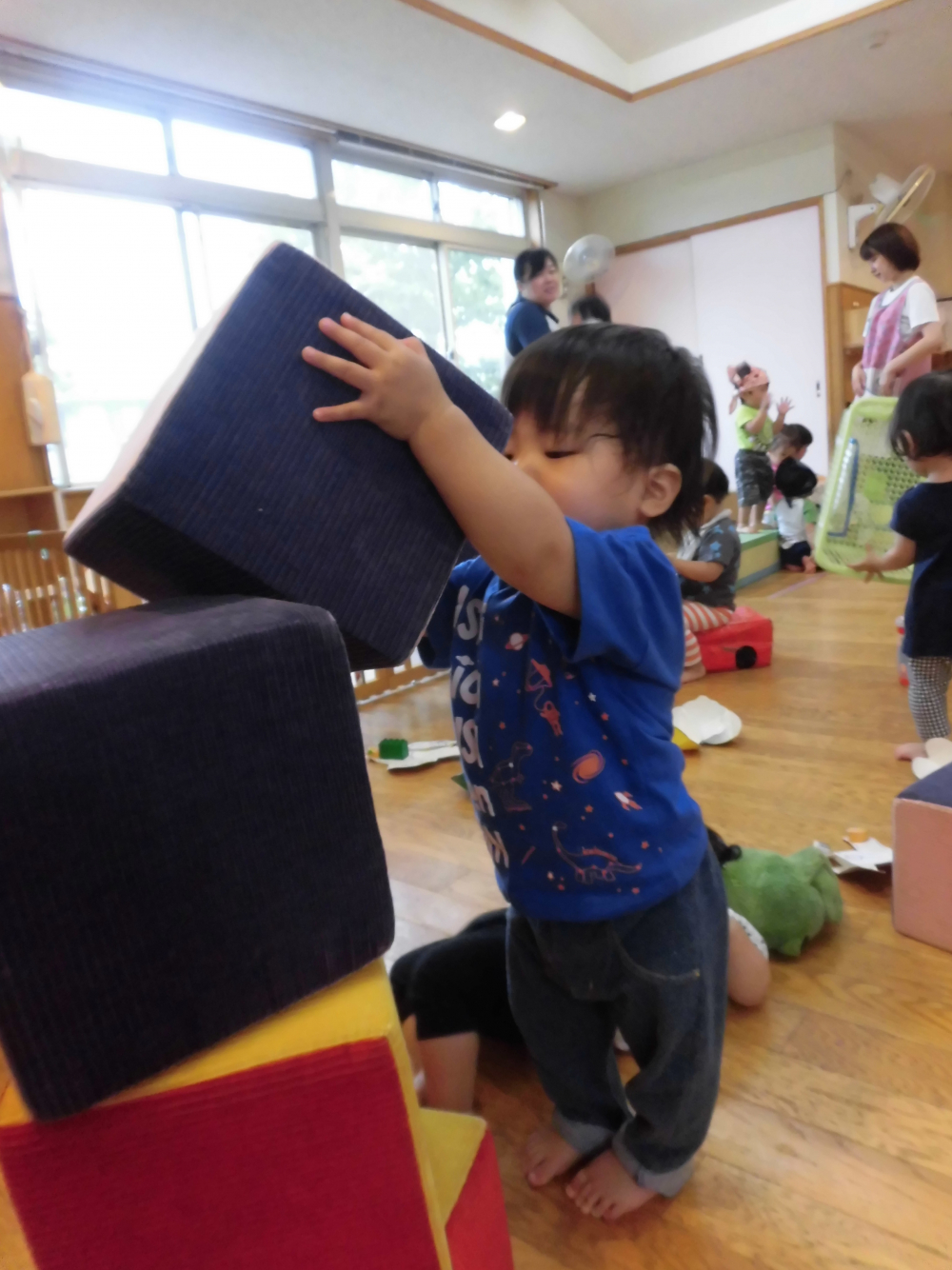 ヨイショ・・よいしょ・・