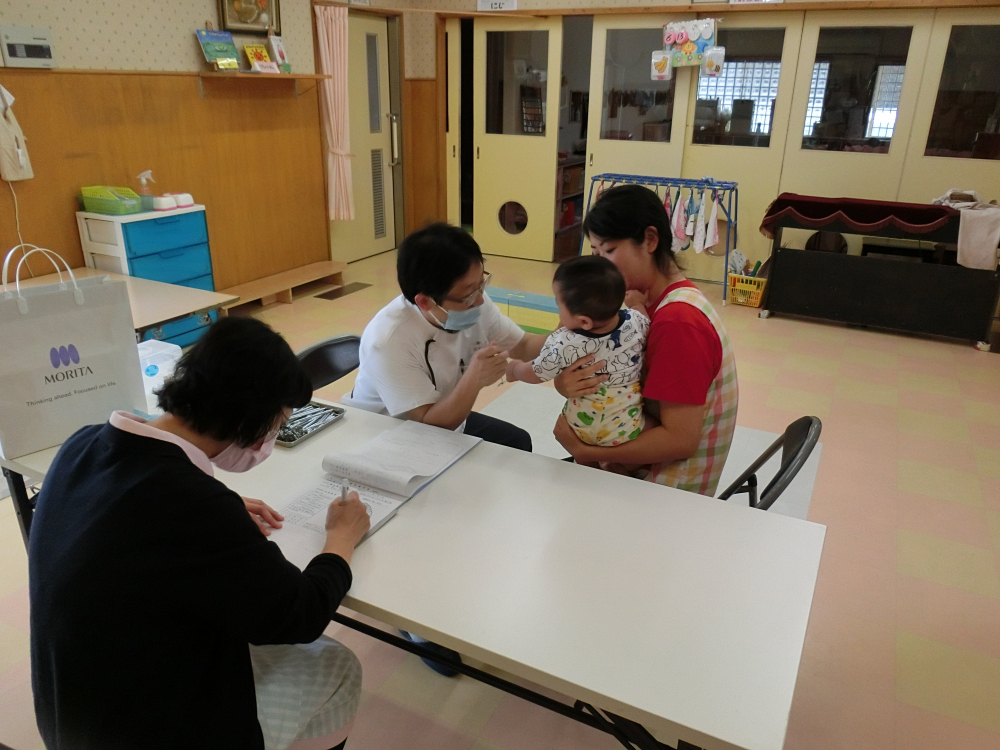 0歳児の歯科健診~歯が無いからあっという間に終わっちゃった~(^^)v