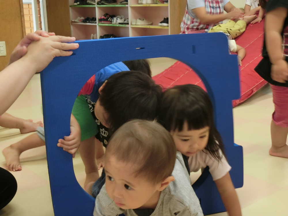 穴は1つしかないから・・押さないで・・あわてない・・あわてない・・(≧◇≦)
