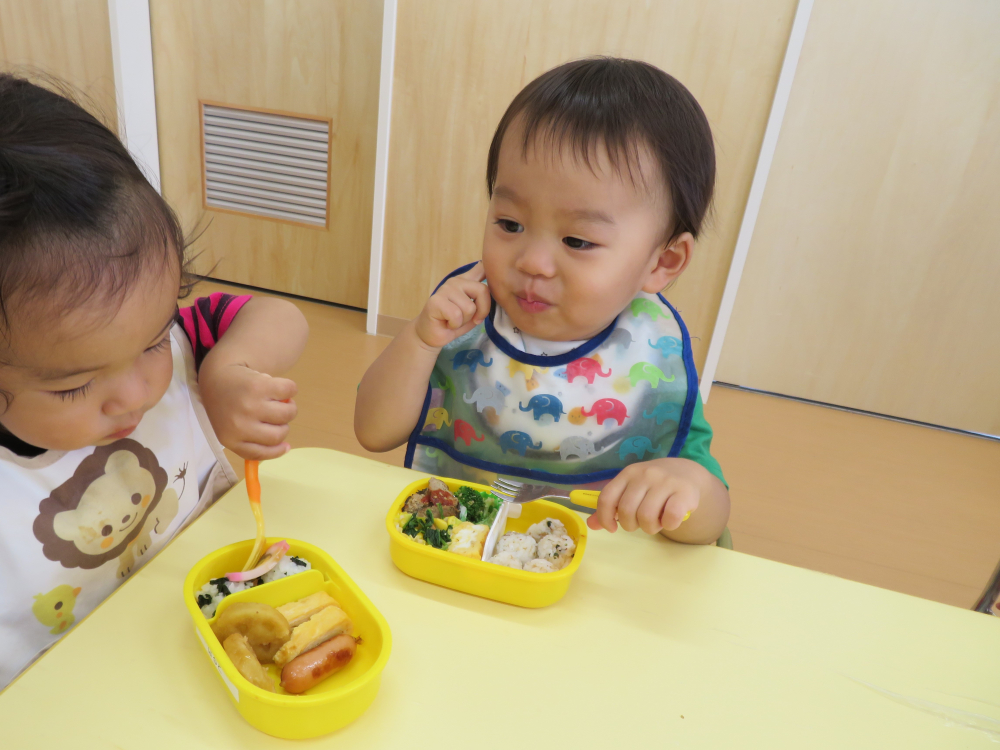 お弁当　　「おいし～い」
