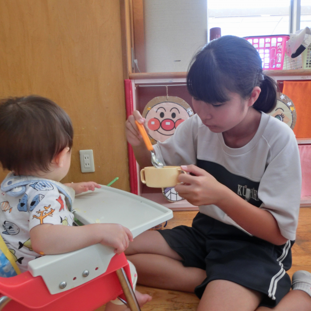 職場体験のお姉ちゃんと給食食べたよ(*^^)v