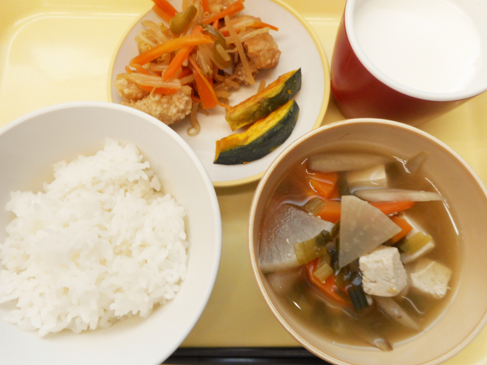 ごはん

鶏南蛮

焼きかぼちゃ

かみなり汁

牛乳