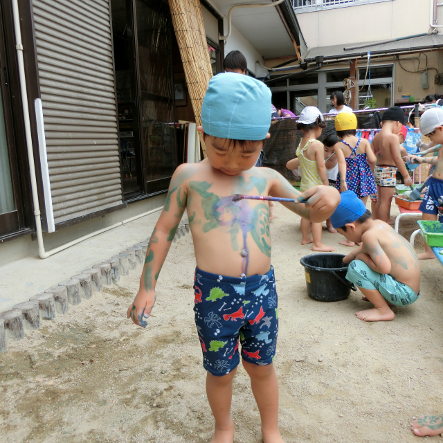 ボディーペインティング（年中・年少児）