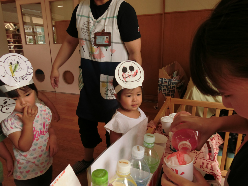 どの色のかき氷が良いか・・悩んじゃうね(≧▽≦)