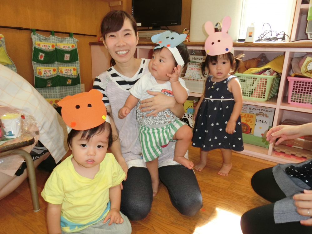 お面やさんでもらったお面・・・4人で・・ハイっチーズ(^。^)y-.。o○