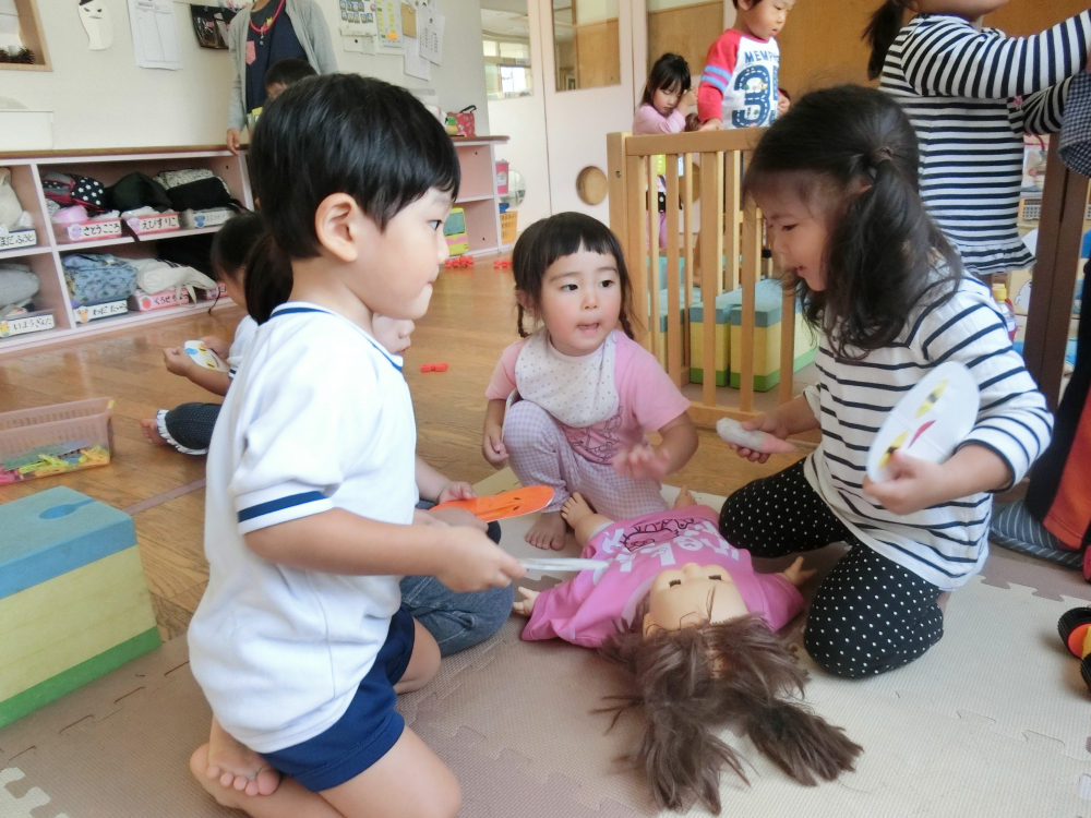 はい(・ω・)ノAEDを持って来ました!(^^)!これで..大丈夫!!!良かった(^.^)/~~~