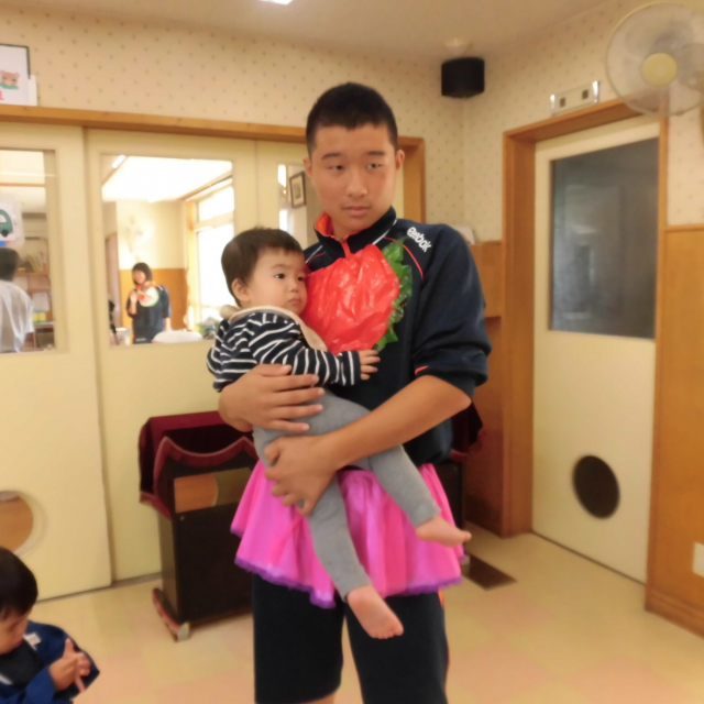 日比崎中学校3年1組のお兄ちゃん・お姉ちゃんが保育園に遊びに来てくれました(*^^)v 