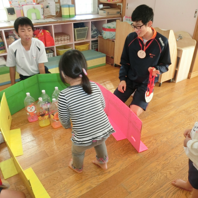 日比崎中学校3年1組のお兄ちゃん・お姉ちゃんが保育園に遊びに来てくれました(*^^)v 