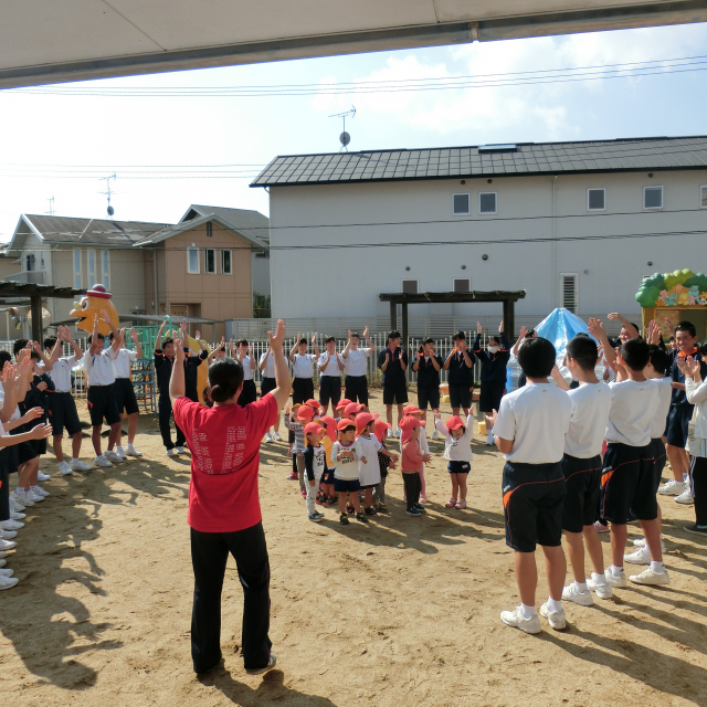 日比崎中学校3年1組のお兄ちゃん・お姉ちゃんが保育園に遊びに来てくれました(*^^)v 