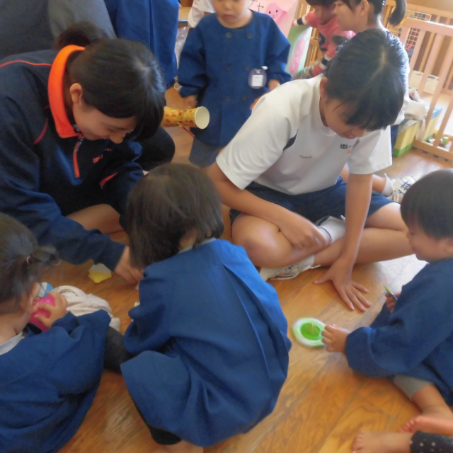 日比崎中学校３年２組のお兄ちゃん・お姉ちゃんが保育園に遊びに来てくれたよ(^.^)/~~~ 