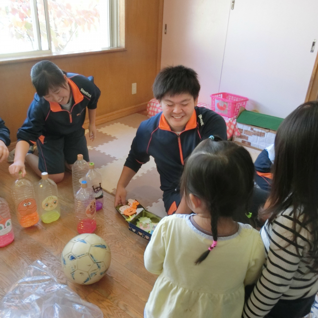 日比崎中学校３年２組のお兄ちゃん・お姉ちゃんが保育園に遊びに来てくれたよ(^.^)/~~~ 