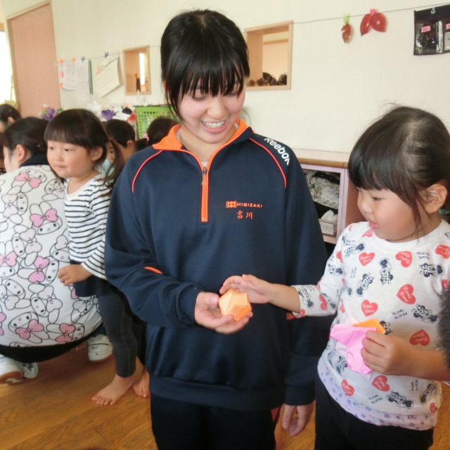 日比崎中学校３年２組のお兄ちゃん・お姉ちゃんが保育園に遊びに来てくれたよ(^.^)/~~~ 