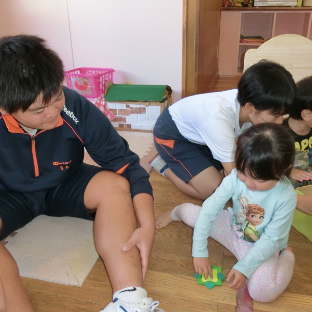 日比崎中学校３年２組のお兄ちゃん・お姉ちゃんが保育園に遊びに来てくれたよ(^.^)/~~~ 