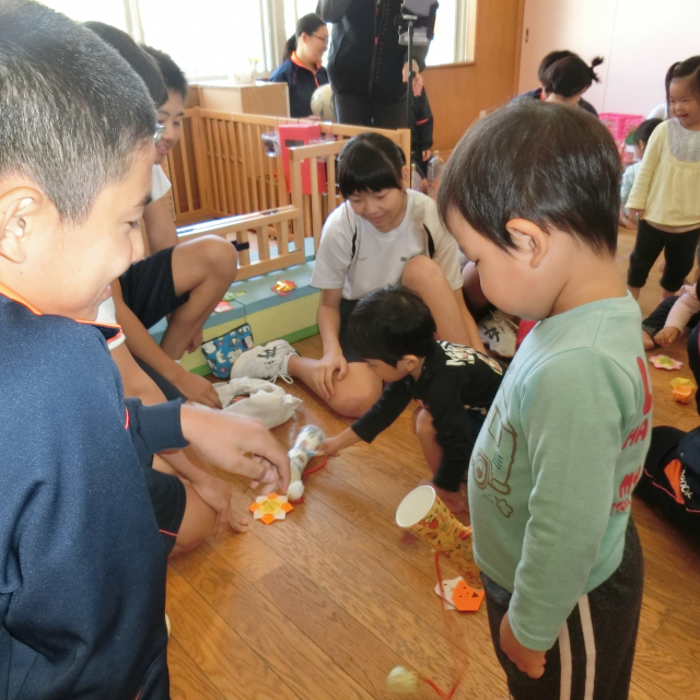 日比崎中学校３年２組のお兄ちゃん・お姉ちゃんが保育園に遊びに来てくれたよ(^.^)/~~~ 