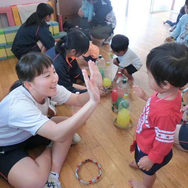日比崎中学校３年２組のお兄ちゃん・お姉ちゃんが保育園に遊びに来てくれたよ(^.^)/~~~ 