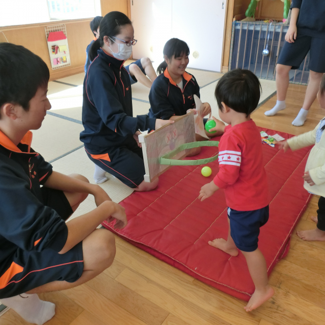 日比崎中学校３年２組のお兄ちゃん・お姉ちゃんが保育園に遊びに来てくれたよ(^.^)/~~~ 