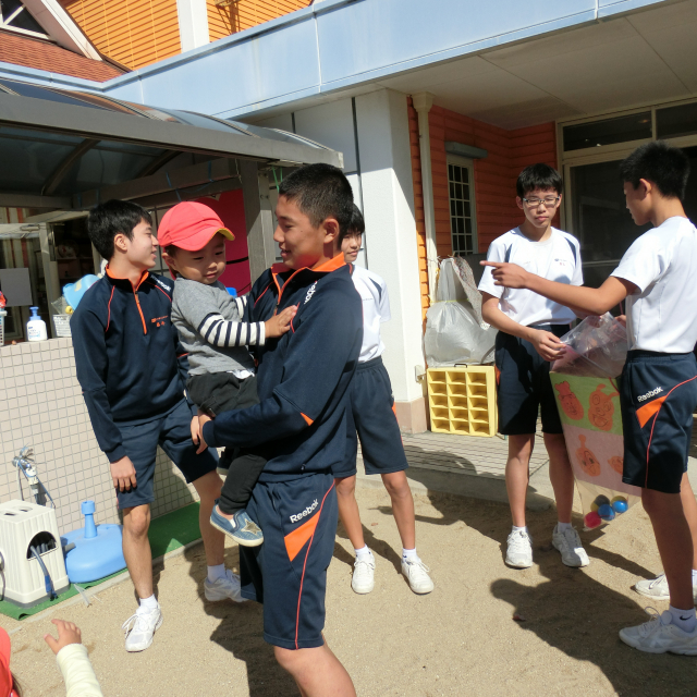 日比崎中学校３年２組のお兄ちゃん・お姉ちゃんが保育園に遊びに来てくれたよ(^.^)/~~~ 