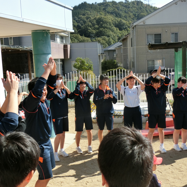 日比崎中学校３年２組のお兄ちゃん・お姉ちゃんが保育園に遊びに来てくれたよ(^.^)/~~~ 