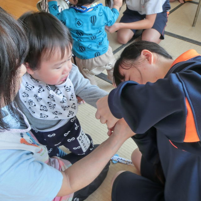 日比崎中学校３年３組のお兄ちゃん・お姉ちゃんが保育園に遊びに来てくれたよ~(^_^)/~  
