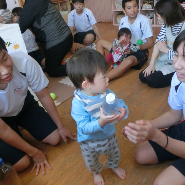 日比崎中学校３年３組のお兄ちゃん・お姉ちゃんが保育園に遊びに来てくれたよ~(^_^)/~  