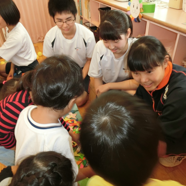 日比崎中学校３年３組のお兄ちゃん・お姉ちゃんが保育園に遊びに来てくれたよ~(^_^)/~  