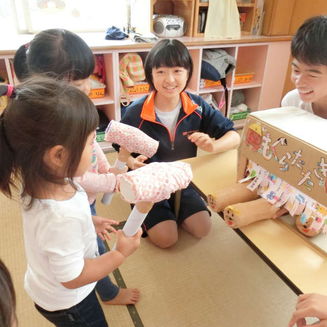日比崎中学校３年３組のお兄ちゃん・お姉ちゃんが保育園に遊びに来てくれたよ~(^_^)/~  