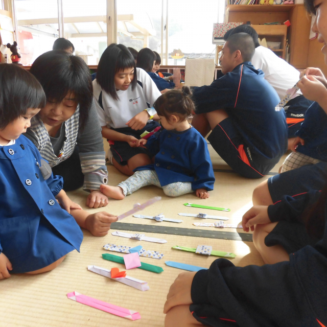 日比崎中学校３年３組のお兄ちゃん・お姉ちゃんが保育園に遊びに来てくれたよ~(^_^)/~  