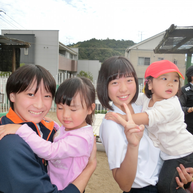 日比崎中学校３年３組のお兄ちゃん・お姉ちゃんが保育園に遊びに来てくれたよ~(^_^)/~  