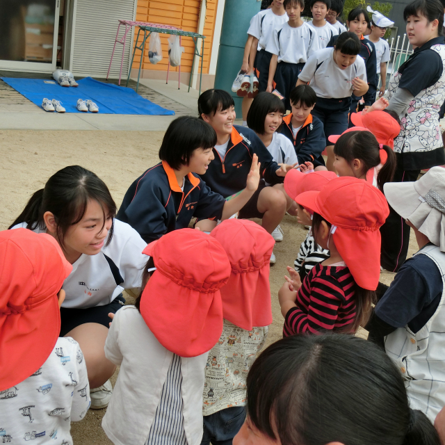 日比崎中学校３年３組のお兄ちゃん・お姉ちゃんが保育園に遊びに来てくれたよ~(^_^)/~  