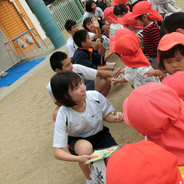 日比崎中学校３年３組のお兄ちゃん・お姉ちゃんが保育園に遊びに来てくれたよ~(^_^)/~  