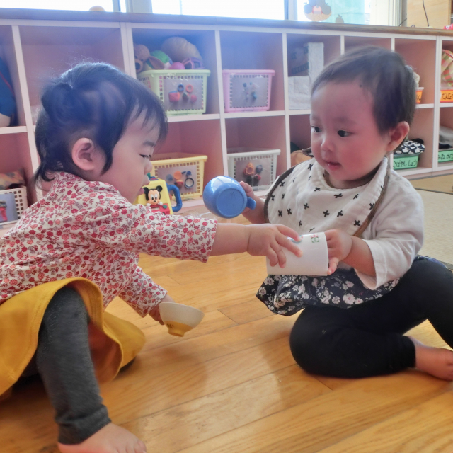 お友達と一緒に何して遊ぼっかな～(・∀・)(^_^)/~