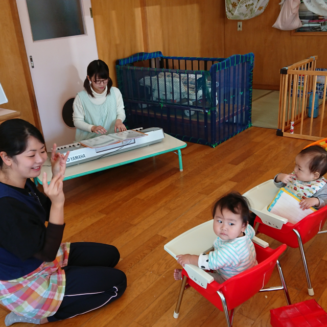 0歳児さんのお歌の時間♬(^_^)/~
