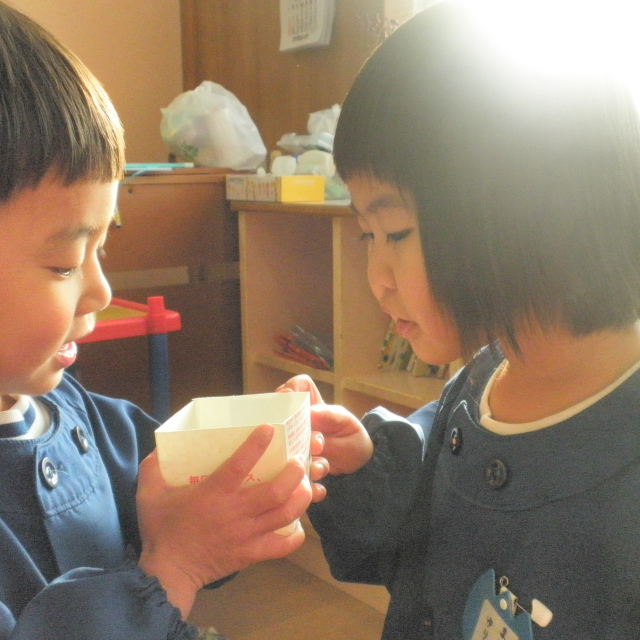 ＊　３歳児　氷が出来た！　＊