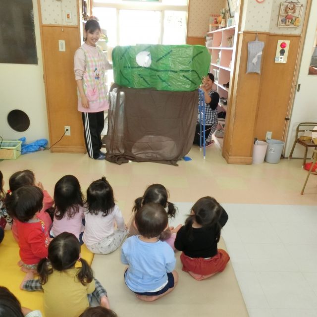 ４月　お誕生日会　先生の出しもの　１