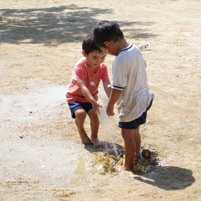 ＊　３歳児　泥遊び　＊