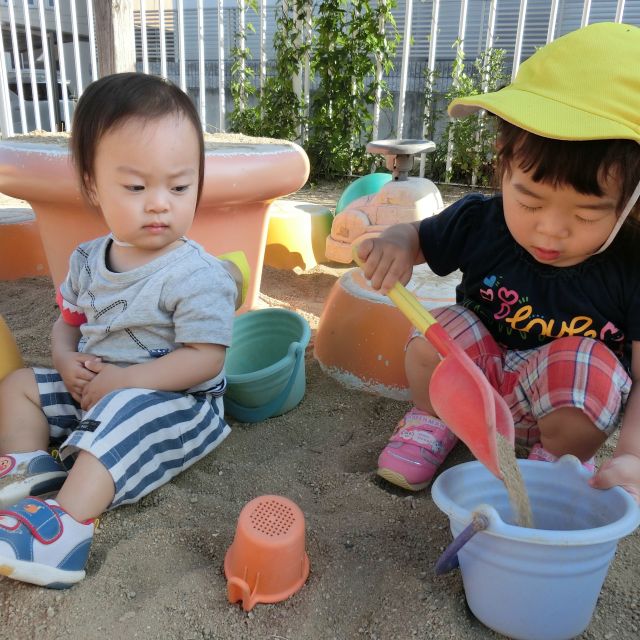 お友達といっしょ　　1歳児