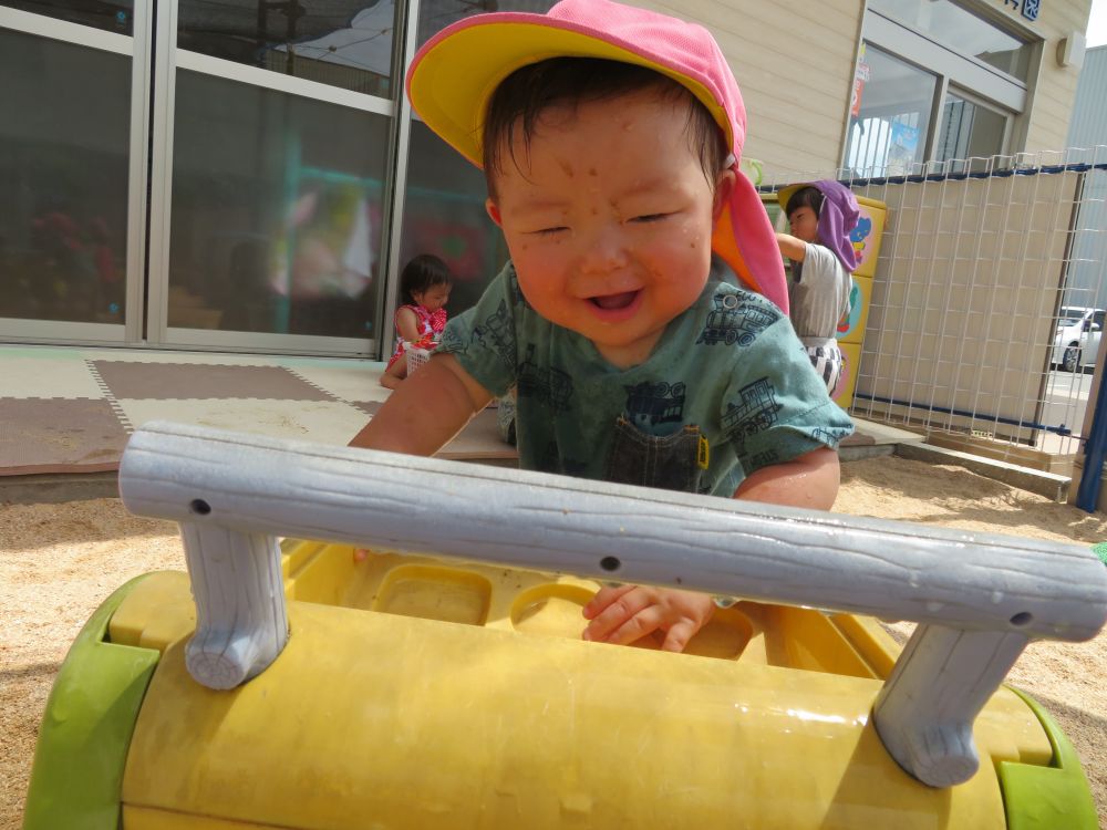 水しぶき
　　顔にかかっても平気だよ～