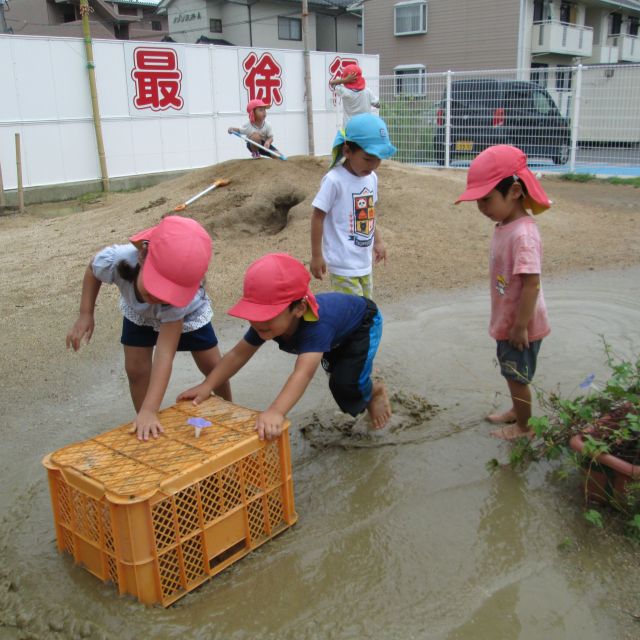 ＊　３歳児　あめあがり　＊