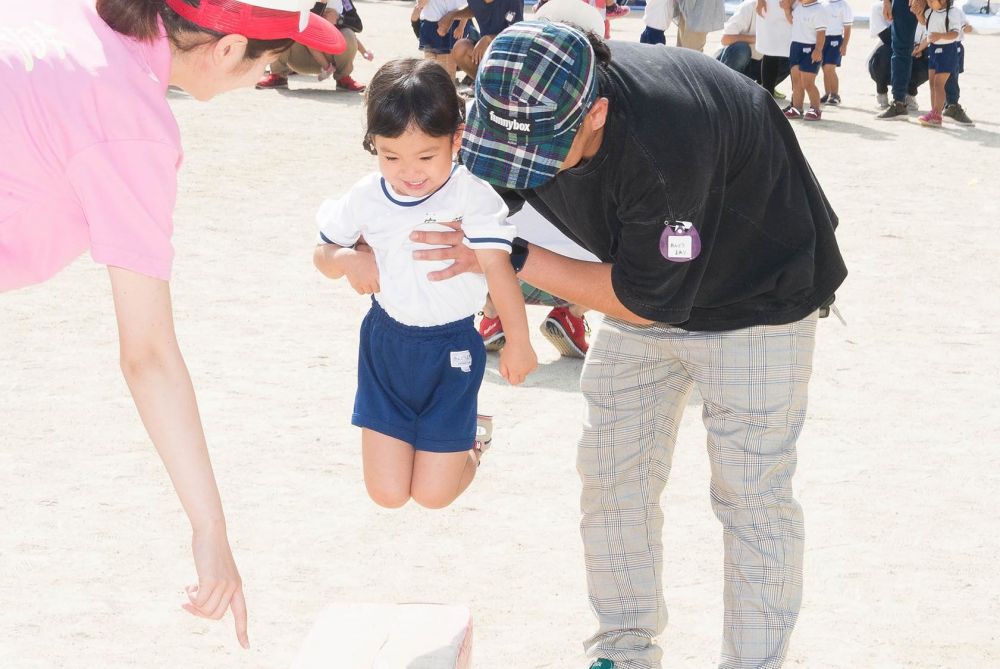 ”親子競技”
　平均台、ジャーンプ！！