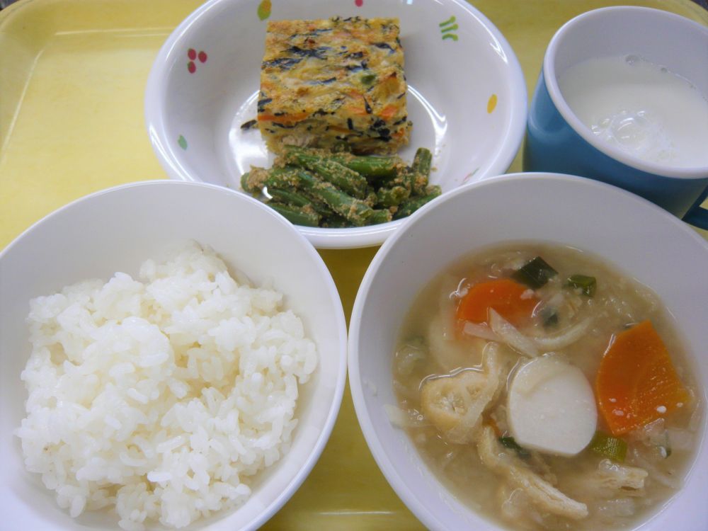 ご飯

千草焼

いんげんのごま和え

切干大根とあげのみそ汁

牛乳