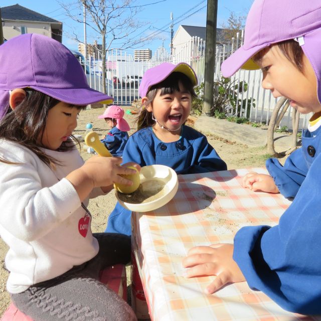 ＊　2歳児　ごっこあそび　＊