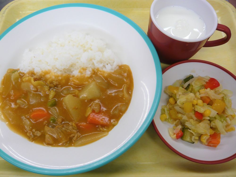 大根カレー

マセドアンサラダ

牛乳