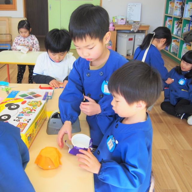 ＊  ４歳児   ひな祭り製作♪ ＊