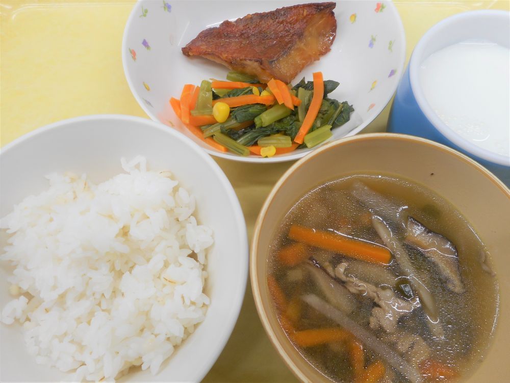 麦ご飯

赤魚の竜田焼き

小松菜のソテー

沢煮椀

牛乳