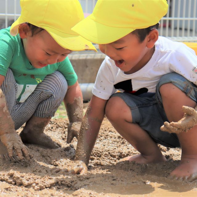 ＊　２歳児　土と水　＊