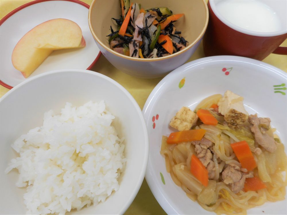 ご飯

すき焼き豆腐

ひじきマリネ

りんご

牛乳