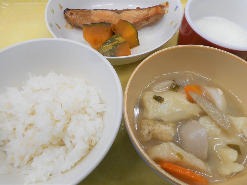 麦ご飯

鮭の梅みそ焼き

かぼちゃの煮物

すいとん

牛乳